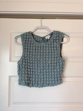 LELIS Textured Crop Tank Top in Dusty Blue